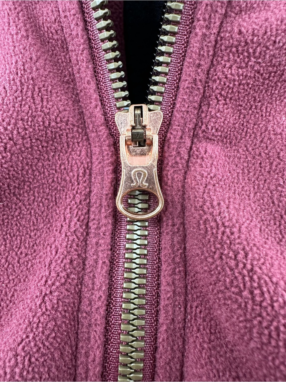 Lululemon Fleecy Keen Jacket W/ Removable Hood Wine Berry,‎ Size 2 - Picture 3 of 7